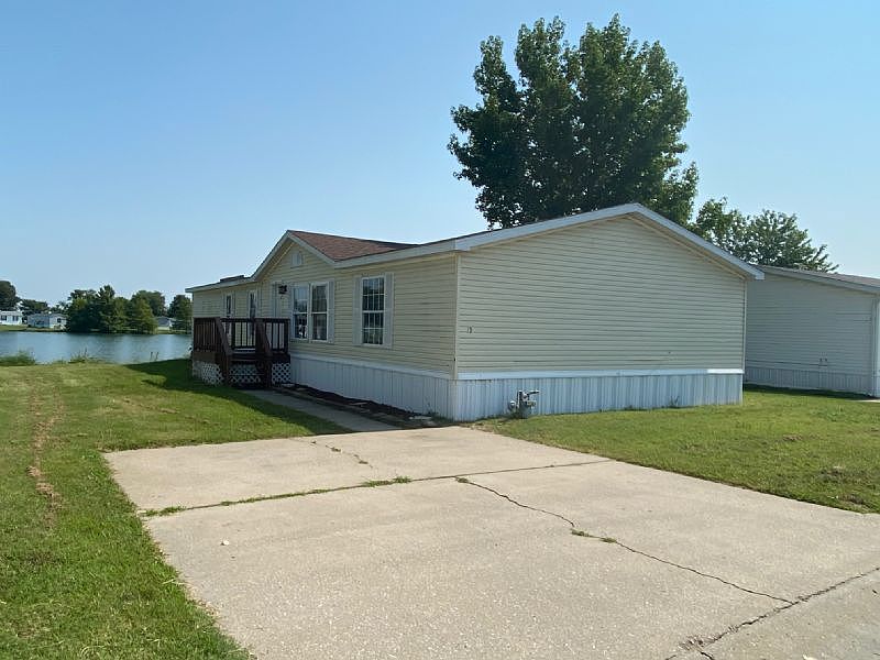 2nd image of 19 Teal St