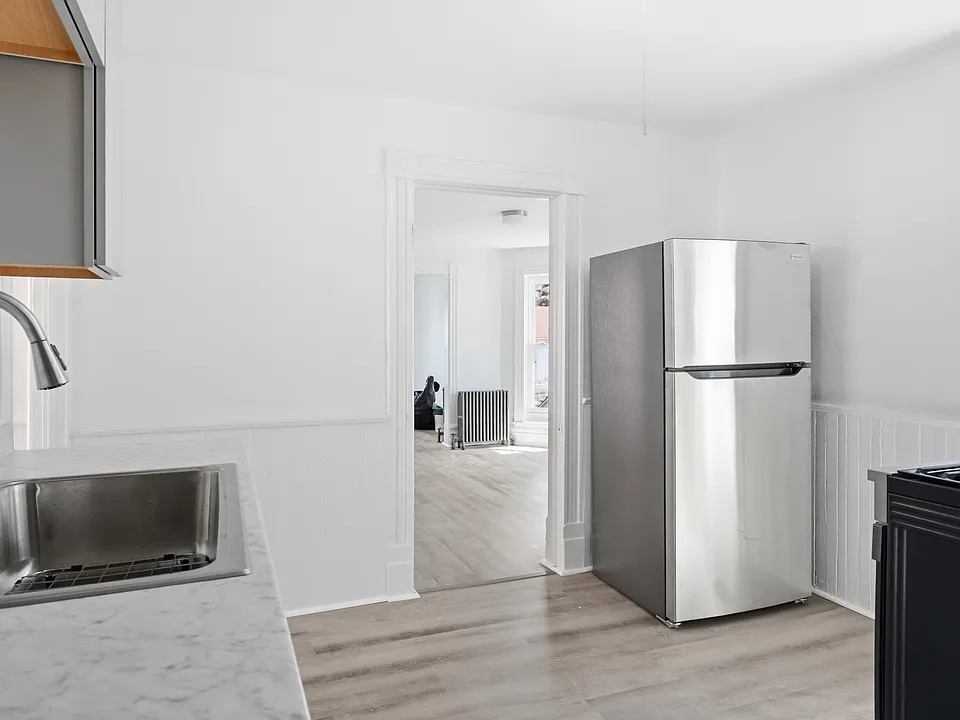 1298 Michigan Ave #2
