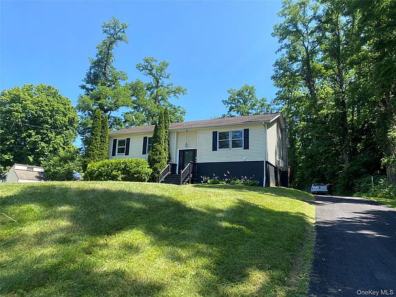 2nd image of 619 Creekside Road