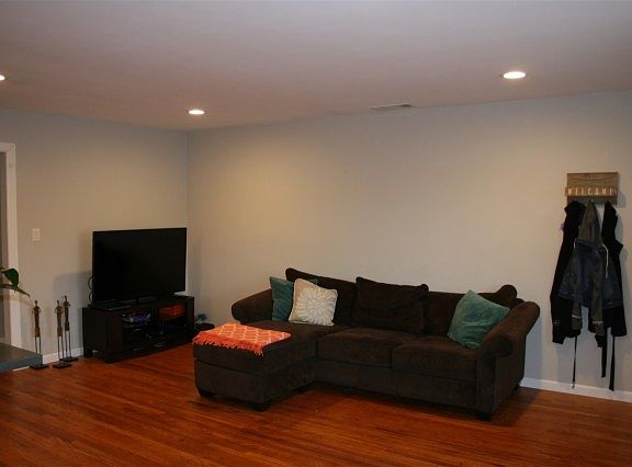 5th image of 6220 Stanley Dr