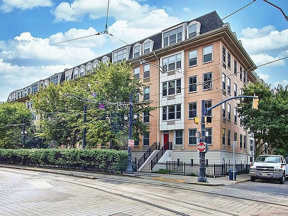 2nd image of 149 Essex St APT 4R