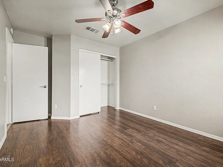 308 W Liberty Ln — Photo 27