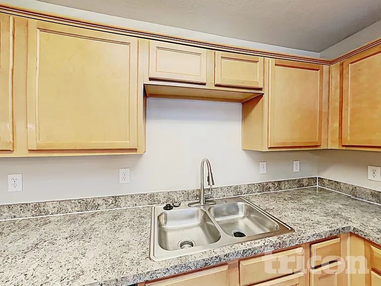 1600 Bob Dr — Photo 6