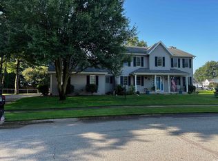 13852 Lexington Cir S, Granger, IN 46530