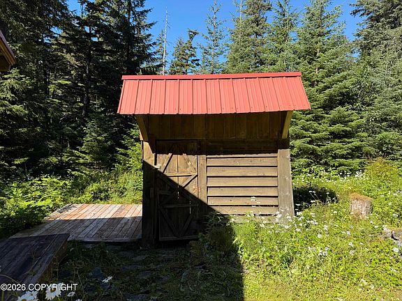 5th image of 32960 Drawbridge Dr