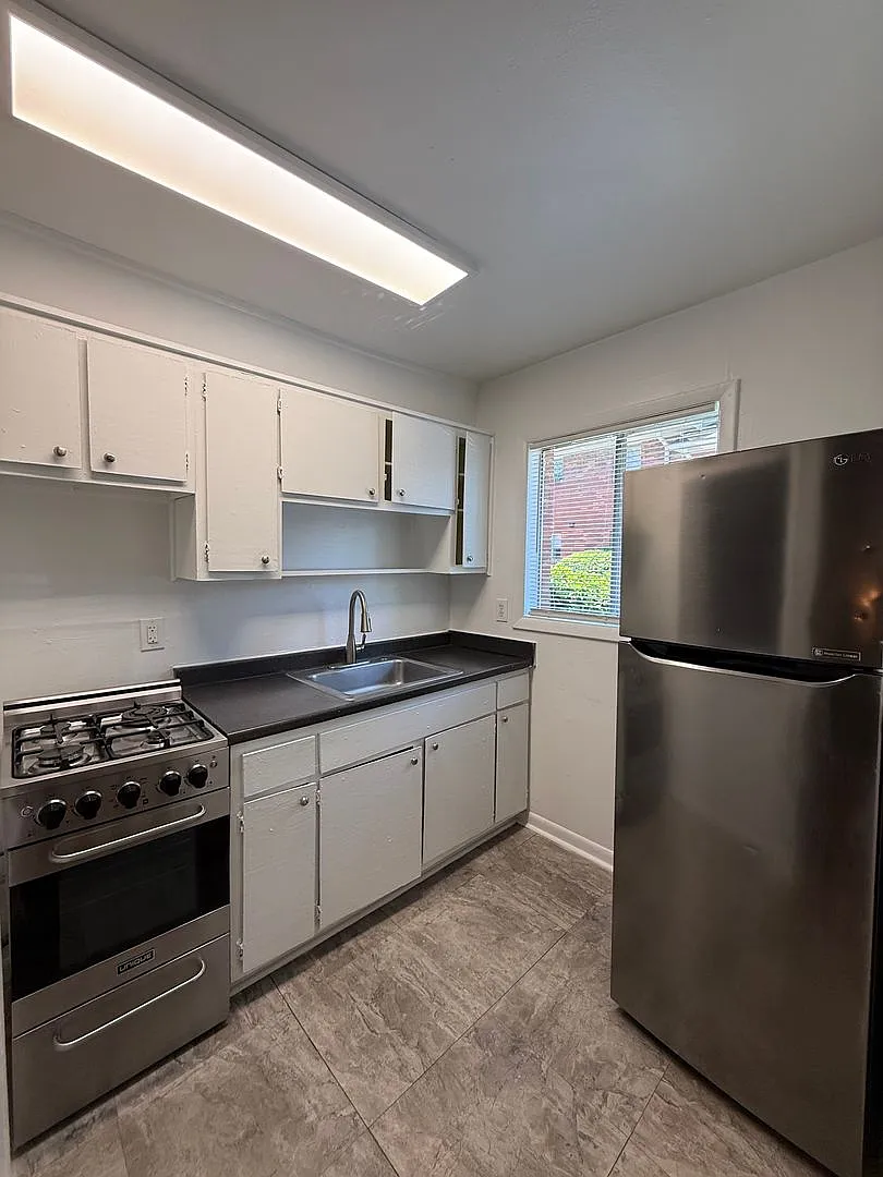 Building Photo - 794-798 Dixie Avenue