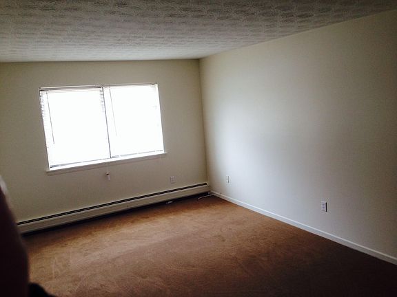 5th image of 18 Stenwick Dr APT F
