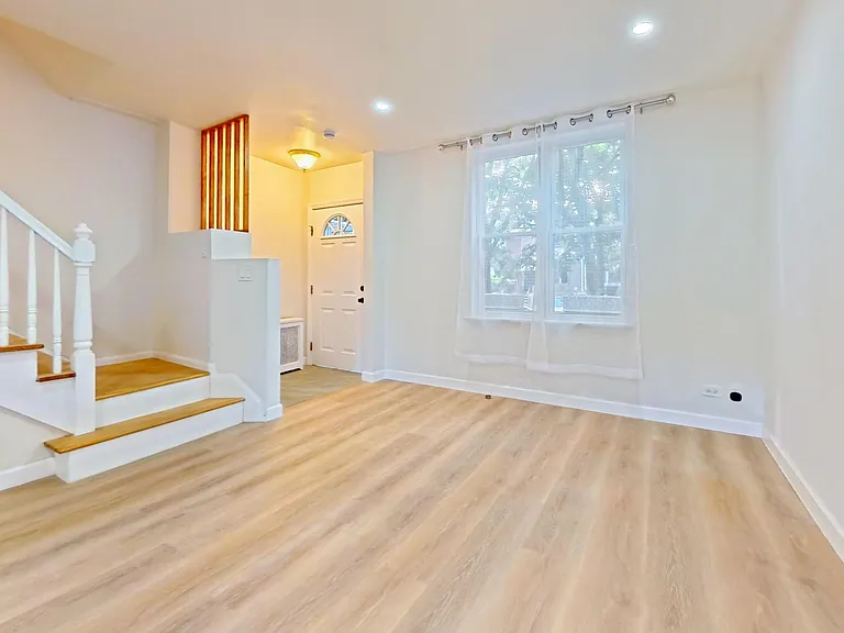 303 Bay 14th St — Photo 8