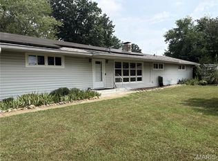 1020 Walnut St, Cabool, MO 65689