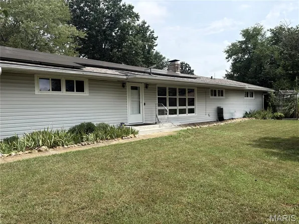 1020 Walnut St, Cabool, MO 65689