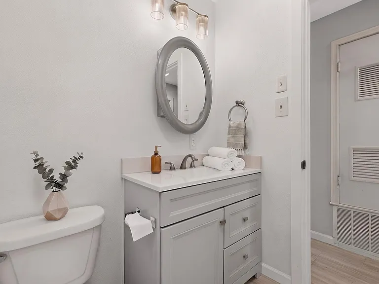2307 Galway St — Photo 18