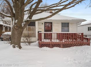23814 Shakespeare Ave, Eastpointe, MI 48021