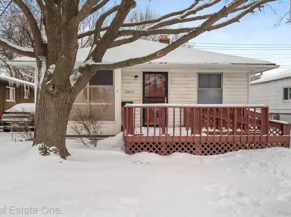 23814 Shakespeare Ave, Eastpointe, MI 48021