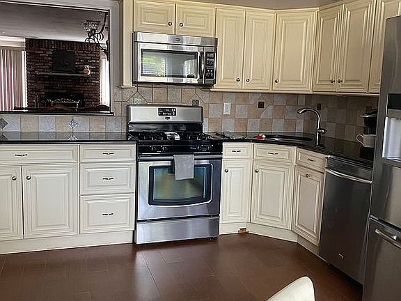 5th image of 970 Patterson Ave #1