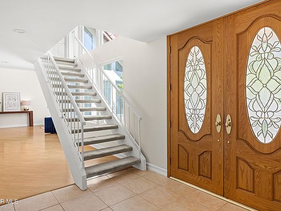 4th image of 1055 Barrow Ct