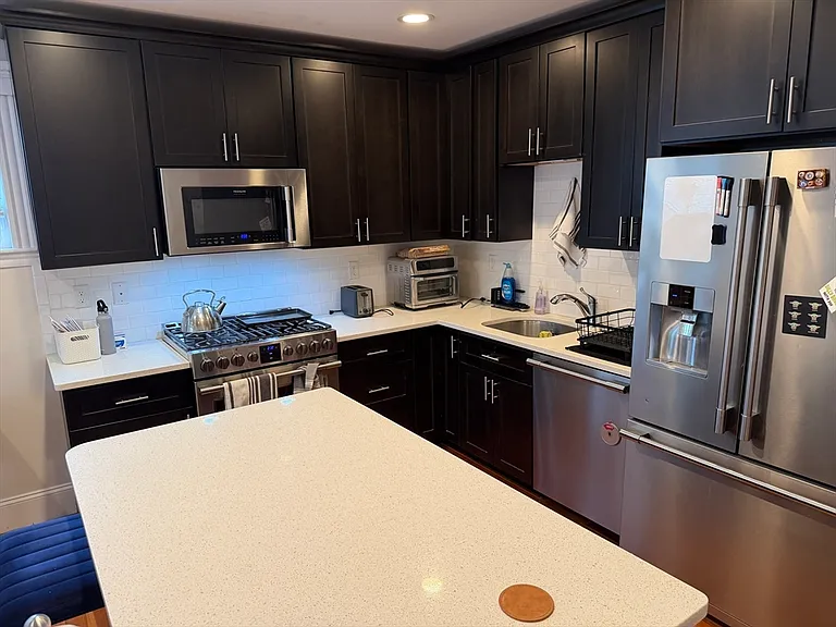 28-30 Chestnut St #28 — Photo 3