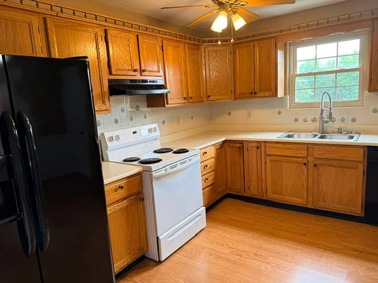 1144 N Rachaels Cir — Photo 4