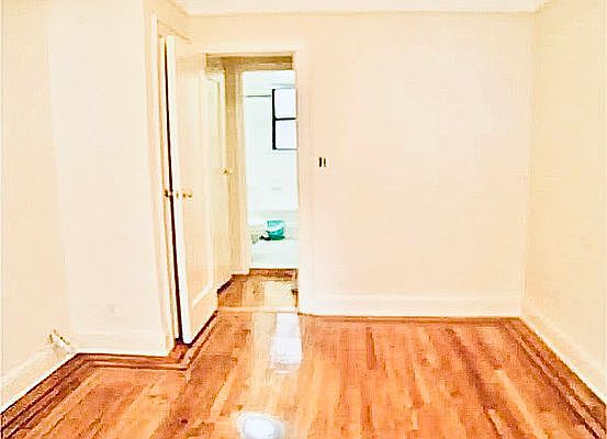 4th image of 4528 42nd St APT 1D