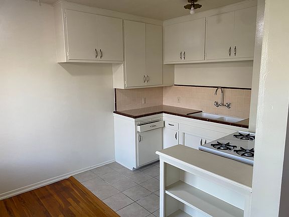 2nd image of 14416 Magnolia Blvd APT 5
