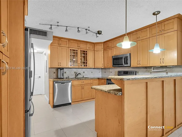 4011 Meridian Ave #21 — Photo 8
