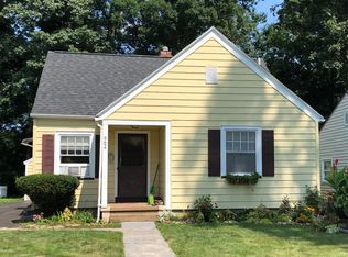 962 Whitlock Rd, Rochester, NY 14609