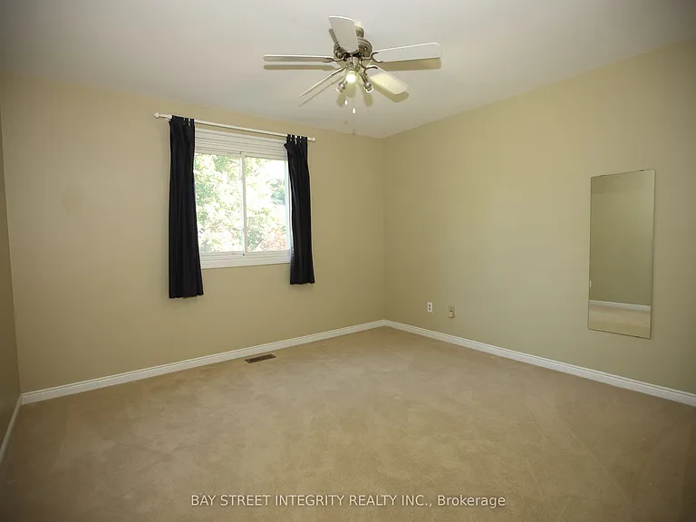 1906 Stoneybrook Ct — Photo 10