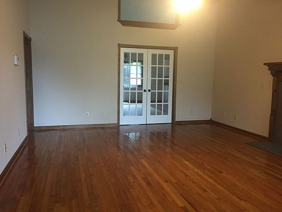4th image of 251 Springhill Rd