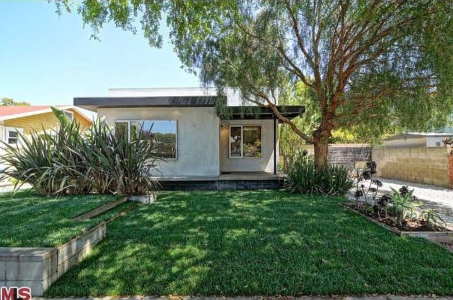 1st image of 3414 Caroline Ave