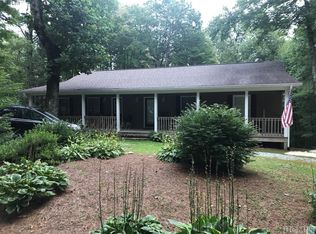 110 Highpoint Dr, Scaly Mountain, NC 28775