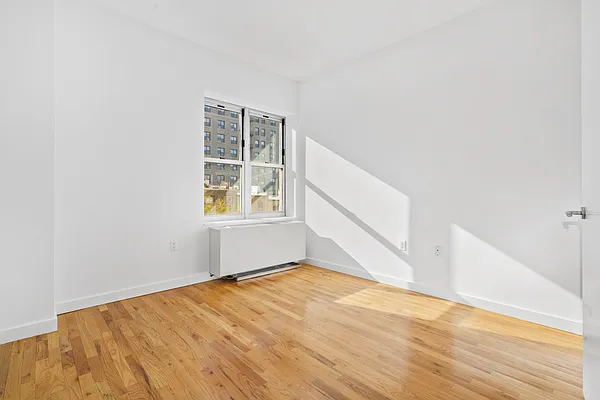 Rented by Glenmark Realty | media 4