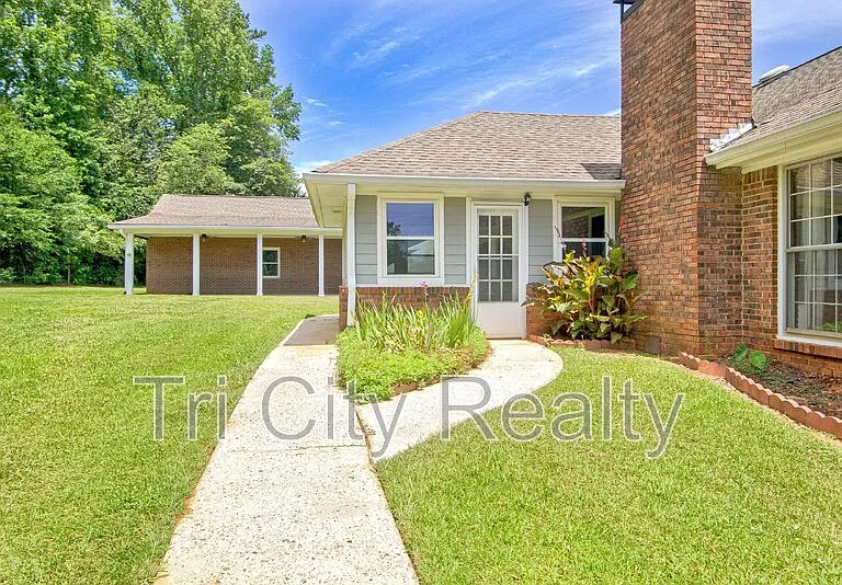 630 Hawthorne Pl — Photo 50