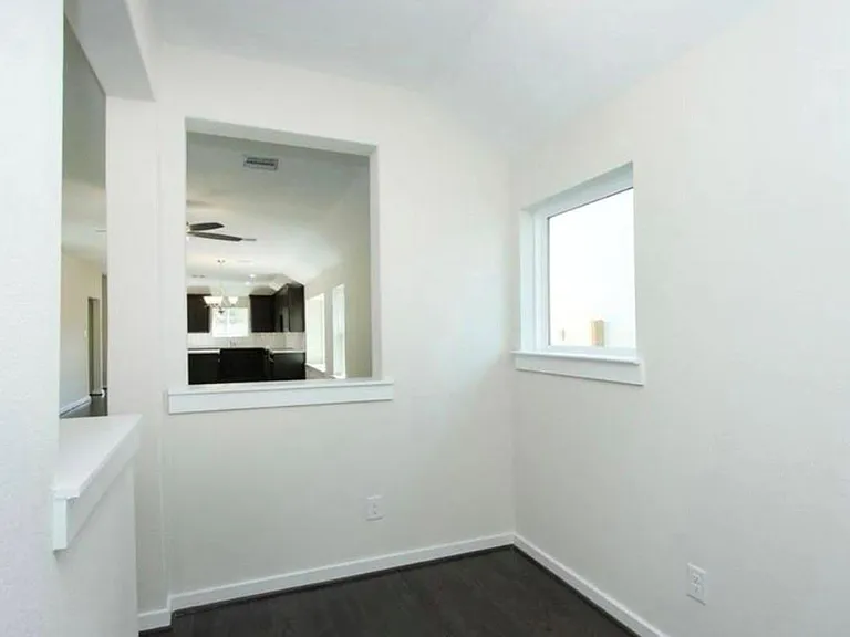 204 Laura Leigh Ln — Photo 3