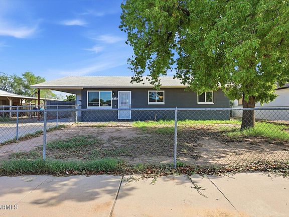 3rd image of 132 W BARRUS Place