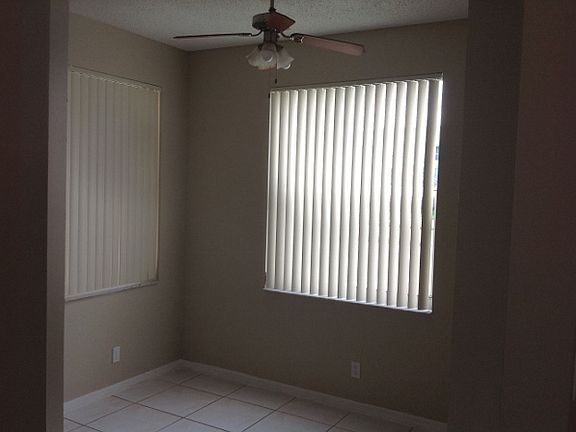 4th image of 21325 NE 8th Pl APT 6