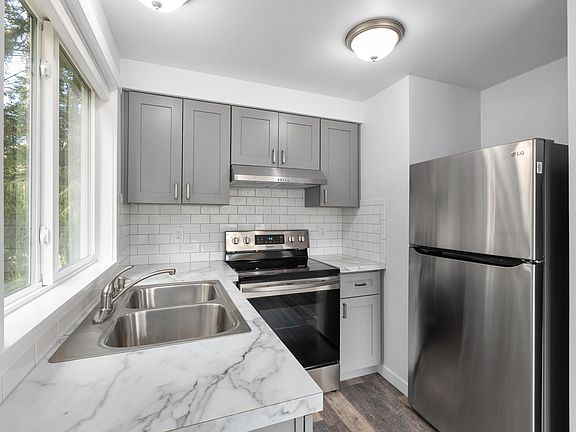 4th image of 1037 W 18th St