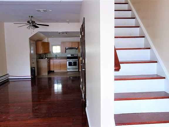 2nd image of 9132 112th St