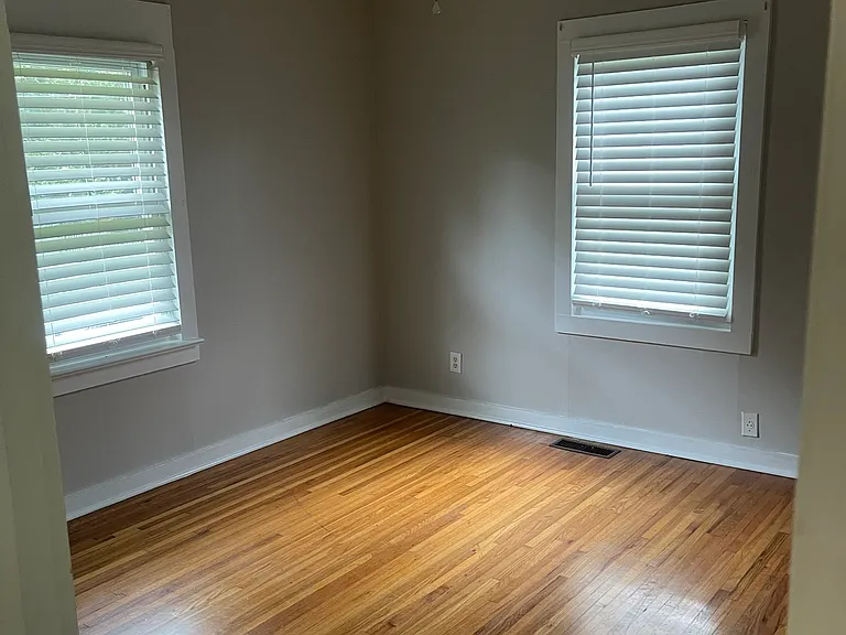 105 Brown Dr — Photo 12