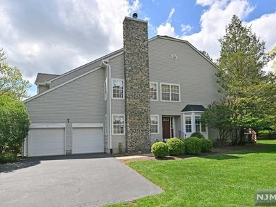 51 Hunter Rd S, North Haledon, NJ, 07508