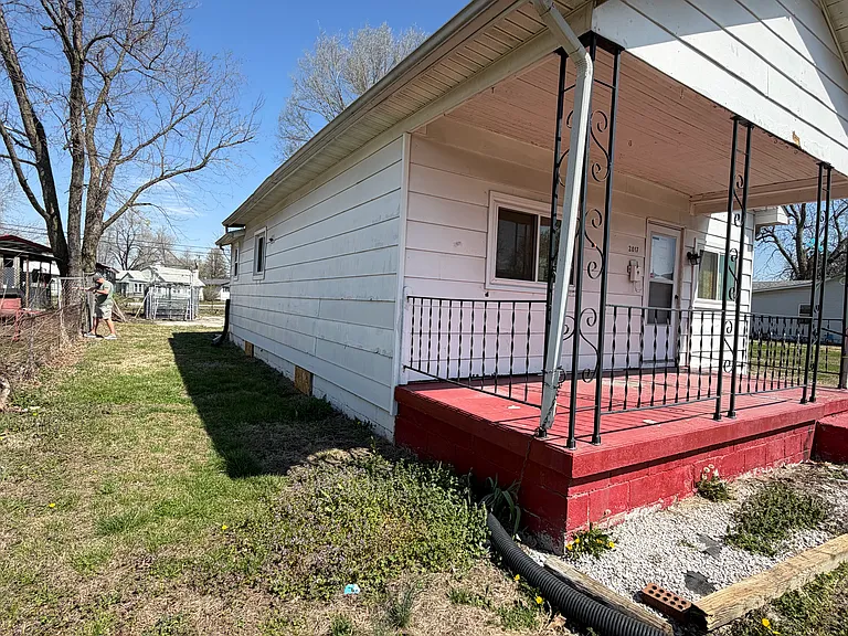 2017 McCasland Ave — Photo 3
