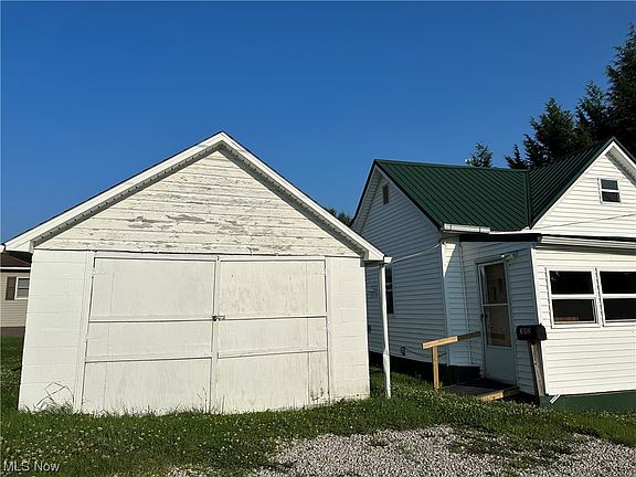 3rd image of 302 N 4th St