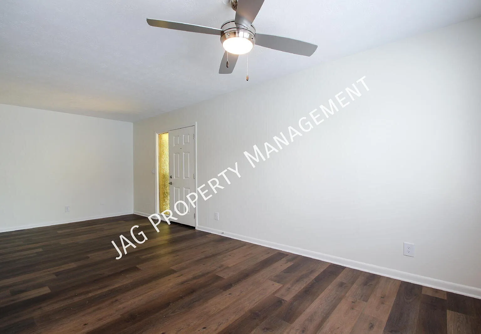 "Charming 2-Bedroom Haven at 1435 Smith Street Your Cozy Retreat in Orange Park!" — Photo 3