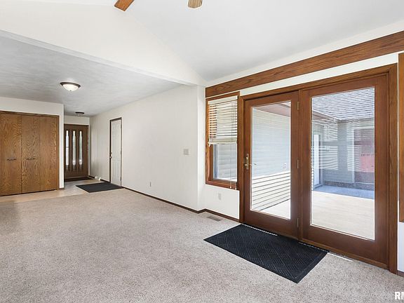 4th image of 7 E Timberline Dr