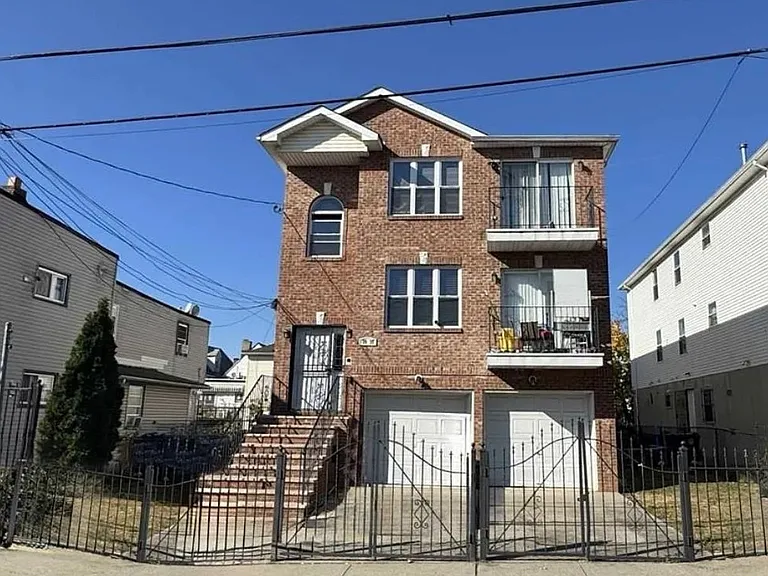 37-39 Hudson St #2 — Photo 1