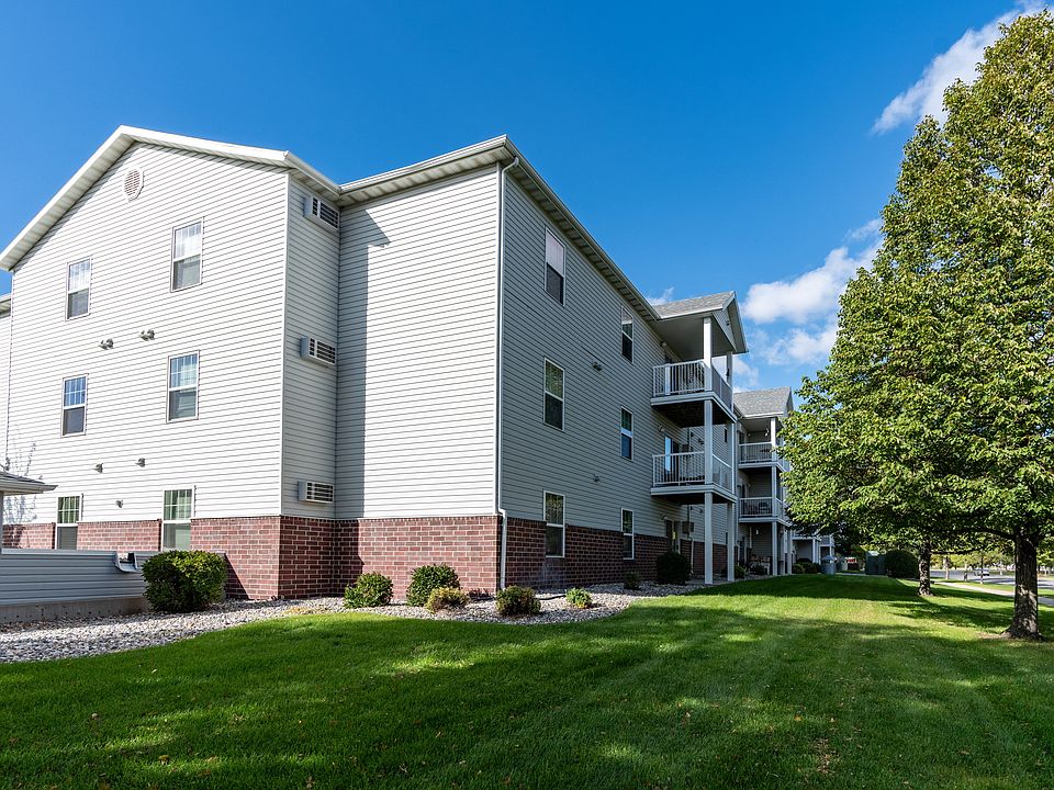 Fargo, ND Stonebridge Apartments | Exterior