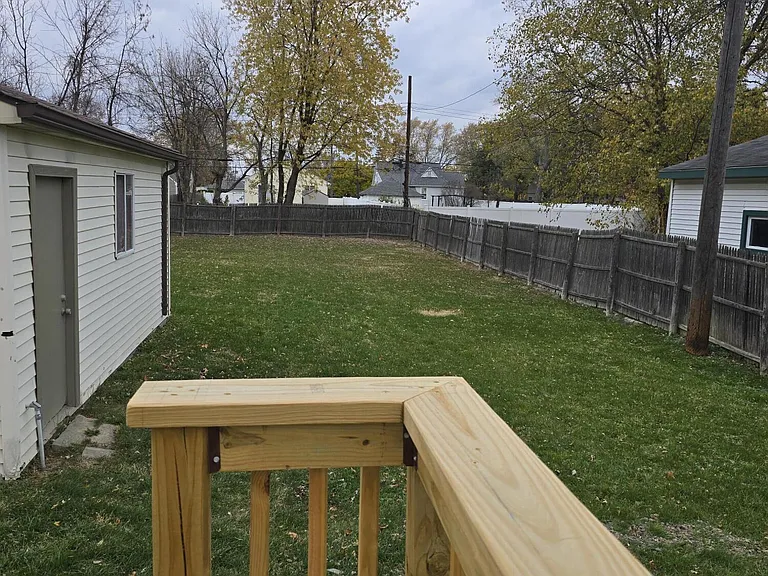 11921 Belmont Ave — Photo 4