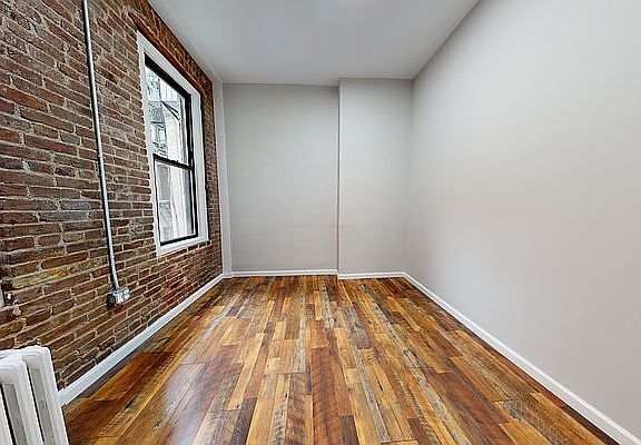 4th image of 27 Prince St #31