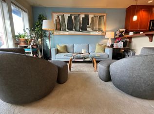 321 E Thomas St APT 401, Seattle, WA 98102