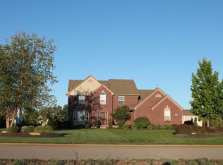 10375 Mendota Dr, South Lyon, MI