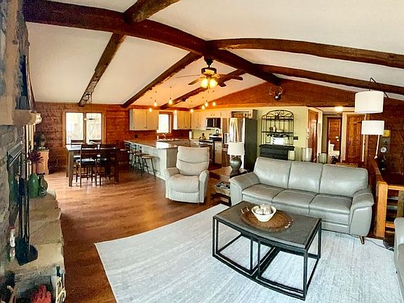 Beautiful vaulted ceiling 