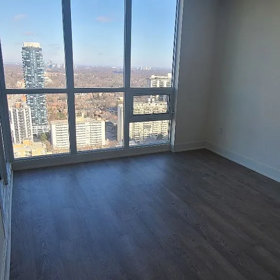 30 Roehampton Ave #2907 — Photo 8